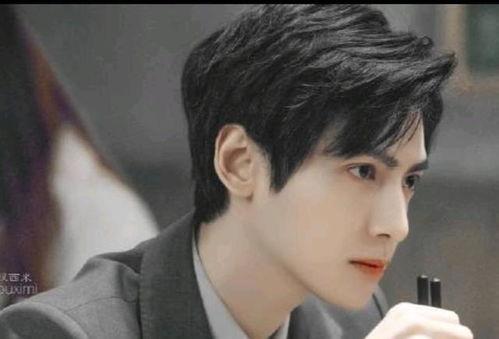 罗云熙最新八卦爆料,罗云熙新恋情曝光？揭秘明星背后的情感纠葛